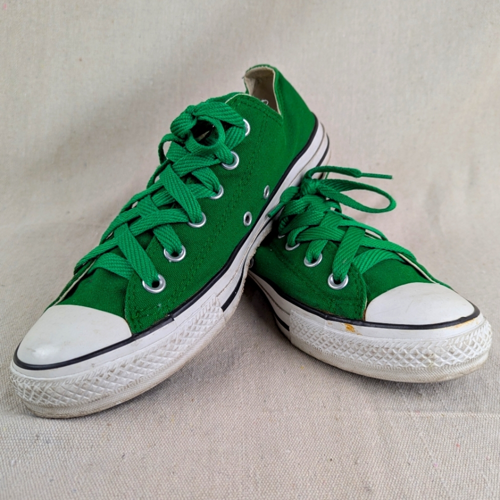 💚 GREEN Size 8 Converse low top kelly green St. Patrick's shoes Chuck Taylor 💚